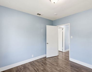 14141 Gault Street - Photo Thumbnail 14