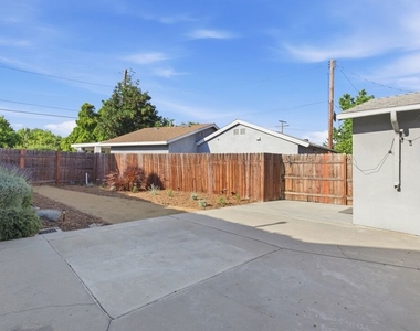 14141 Gault Street - Photo Thumbnail 21
