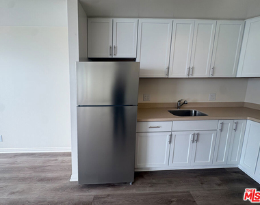 1431 Ocean Avenue - Photo Thumbnail 7