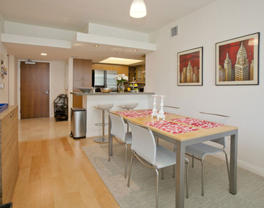 13700 Marina Pointe Drive - Photo Thumbnail 7