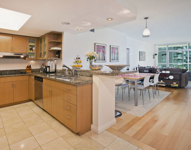 13700 Marina Pointe Drive - Photo Thumbnail 1