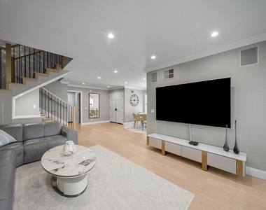 5413 Mark Court - Photo Thumbnail 5