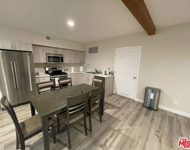 17400 Parthenia Street - Photo Thumbnail 2