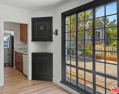 2139 Holly Drive - Photo Thumbnail 5