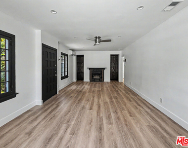 2139 Holly Drive - Photo Thumbnail 2