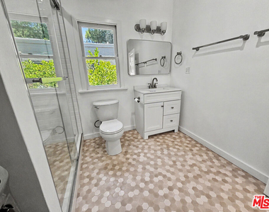 2139 Holly Drive - Photo Thumbnail 12