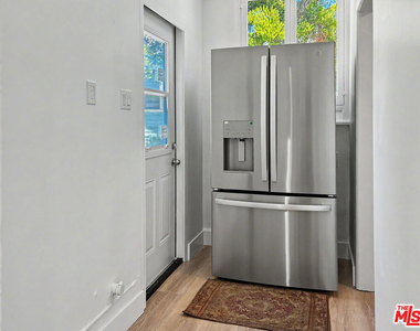 2139 Holly Drive - Photo Thumbnail 8