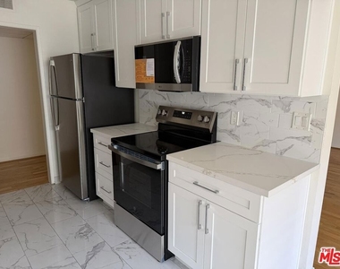 1097 S Bedford Drive - Photo Thumbnail 18