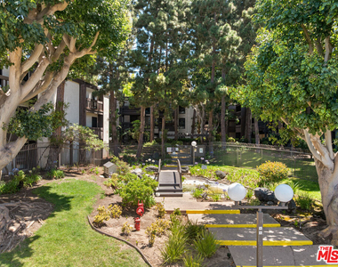 7765 W 91st Street - Photo Thumbnail 12