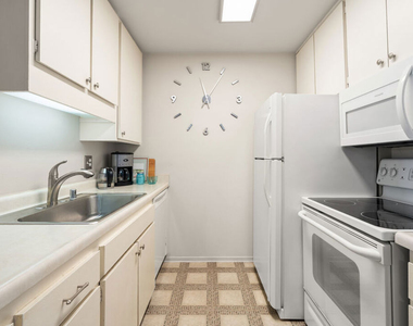 7765 W 91st Street - Photo Thumbnail 5