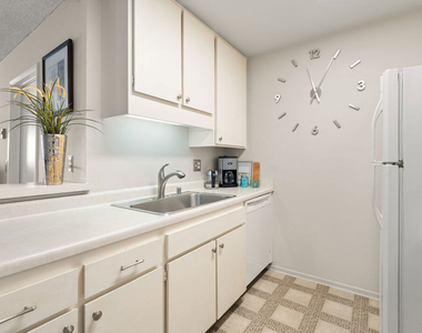 7765 W 91st Street - Photo Thumbnail 7