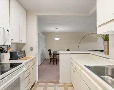 7765 W 91st Street - Photo Thumbnail 6