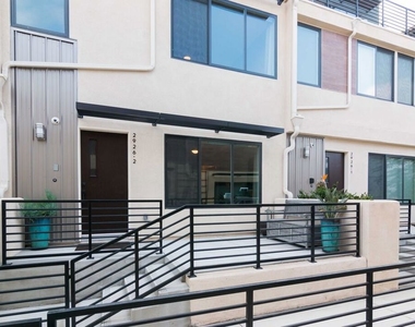 2926 Rowena Avenue - Photo Thumbnail 1