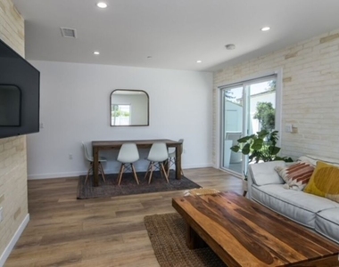 23028 Burbank Boulevard - Photo Thumbnail 10