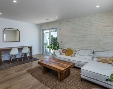 23028 Burbank Boulevard - Photo Thumbnail 9