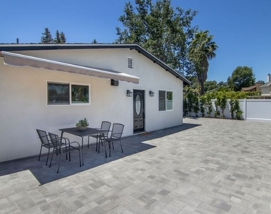 23028 Burbank Boulevard - Photo Thumbnail 1