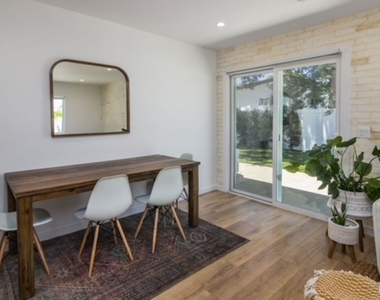 23028 Burbank Boulevard - Photo Thumbnail 12