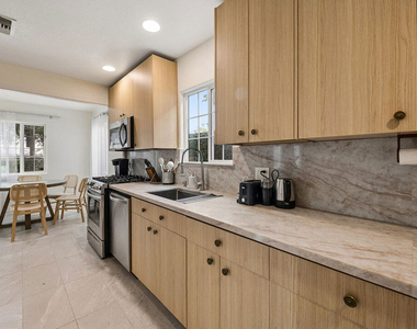 3707 Exposition Boulevard - Photo Thumbnail 7