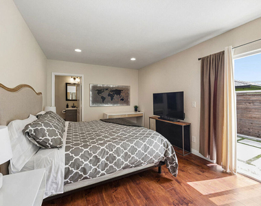 3707 Exposition Boulevard - Photo Thumbnail 16