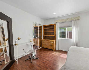 3707 Exposition Boulevard - Photo Thumbnail 9