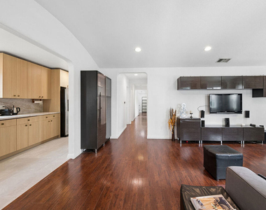 3707 Exposition Boulevard - Photo Thumbnail 2