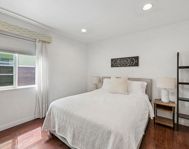 3707 Exposition Boulevard - Photo Thumbnail 10
