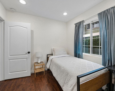 3707 Exposition Boulevard - Photo Thumbnail 13