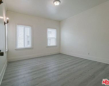 109 S Berendo Street - Photo Thumbnail 16