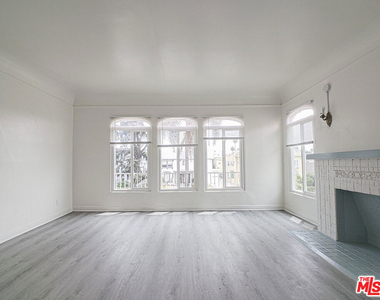 109 S Berendo Street - Photo Thumbnail 3