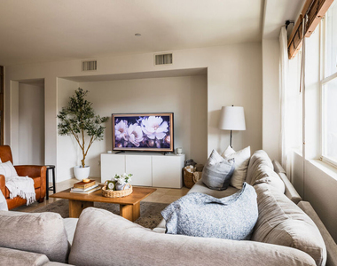 7100 Playa Vista Drive - Photo Thumbnail 2