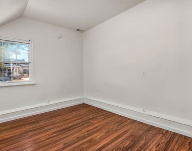 7318 W 88th Street - Photo Thumbnail 14