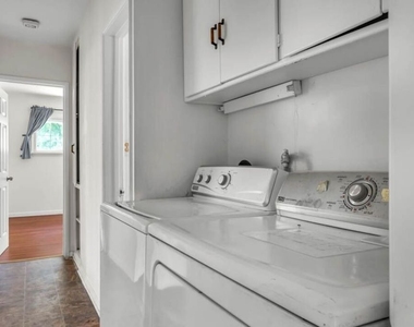 7318 W 88th Street - Photo Thumbnail 17