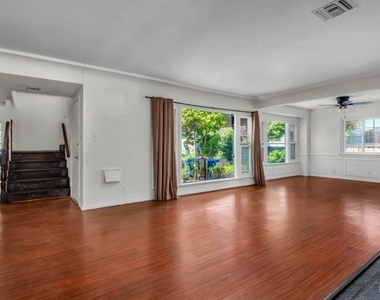 7318 W 88th Street - Photo Thumbnail 11