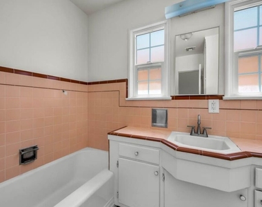 7318 W 88th Street - Photo Thumbnail 13