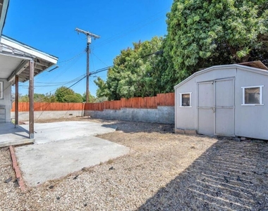 7318 W 88th Street - Photo Thumbnail 30