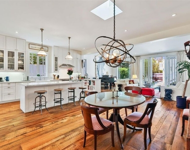 749 Milwood Avenue - Photo Thumbnail 2