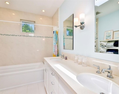 749 Milwood Avenue - Photo Thumbnail 13
