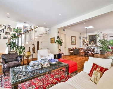749 Milwood Avenue - Photo Thumbnail 4