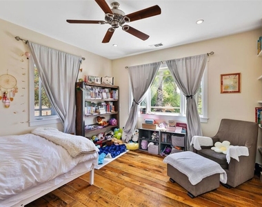 749 Milwood Avenue - Photo Thumbnail 11