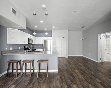 1501 Front St - Photo Thumbnail 9