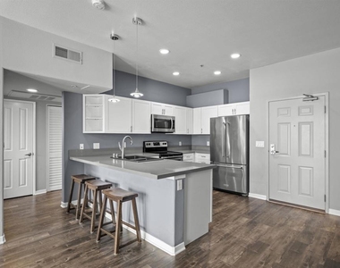 1501 Front St - Photo Thumbnail 10