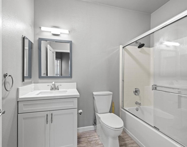 1501 Front St - Photo Thumbnail 21