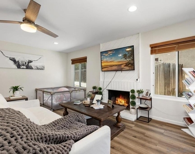 4105 Auburn Ave - Photo Thumbnail 2