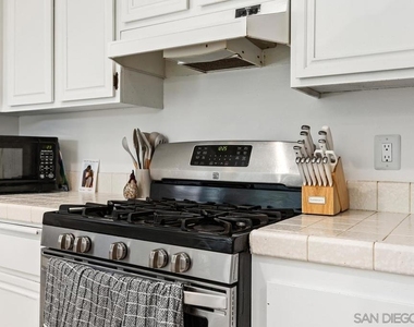 4105 Auburn Ave - Photo Thumbnail 10