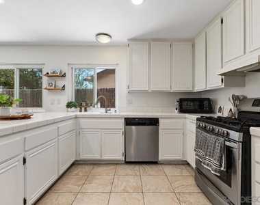 4105 Auburn Ave - Photo Thumbnail 9