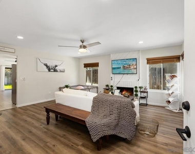 4105 Auburn Ave - Photo Thumbnail 1