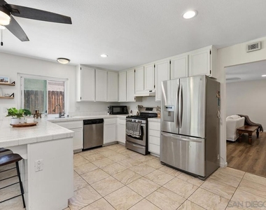 4105 Auburn Ave - Photo Thumbnail 7