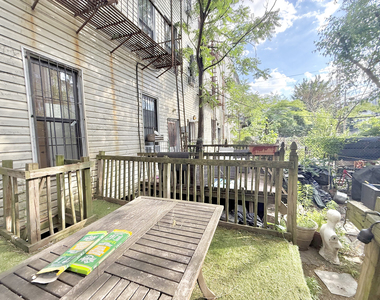 253 Stockholm Street - Photo Thumbnail 4