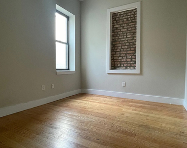 772 Jefferson Avenue - Photo Thumbnail 5