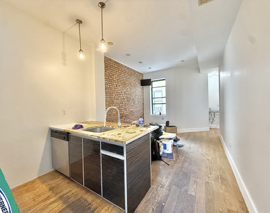 772 Jefferson Avenue - Photo Thumbnail 14